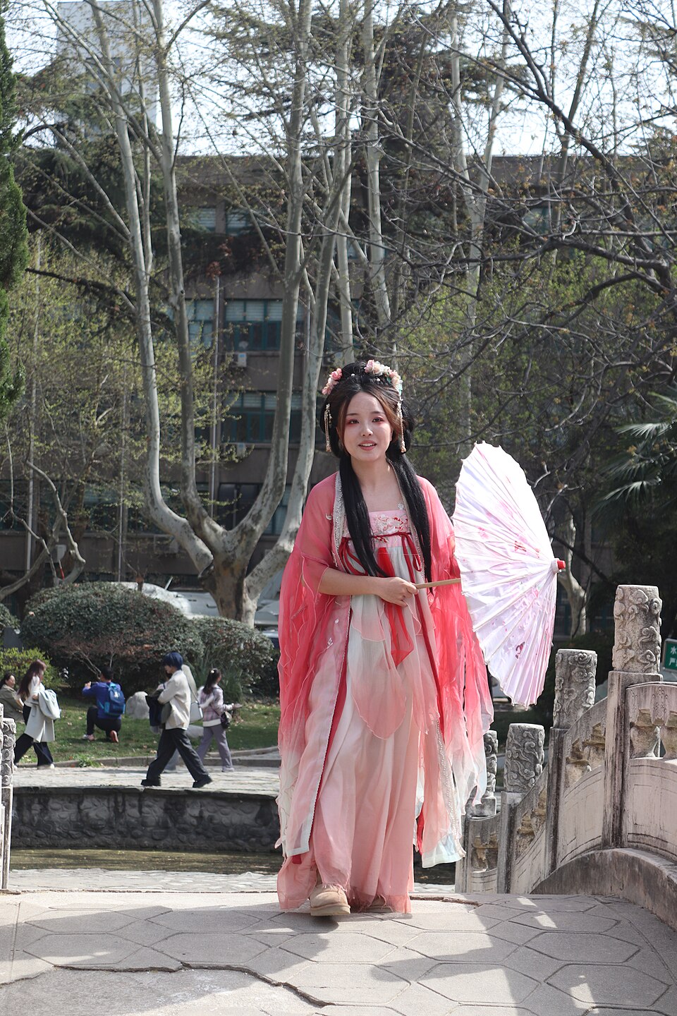Hanfu-style dress experience in Xi'an.